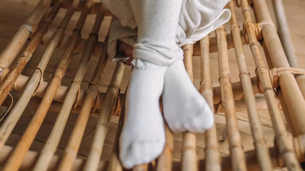 Damskie skarpetki z falbanką, czyli sposób na podkreślenie dziewczęcego charaktery stylizacji