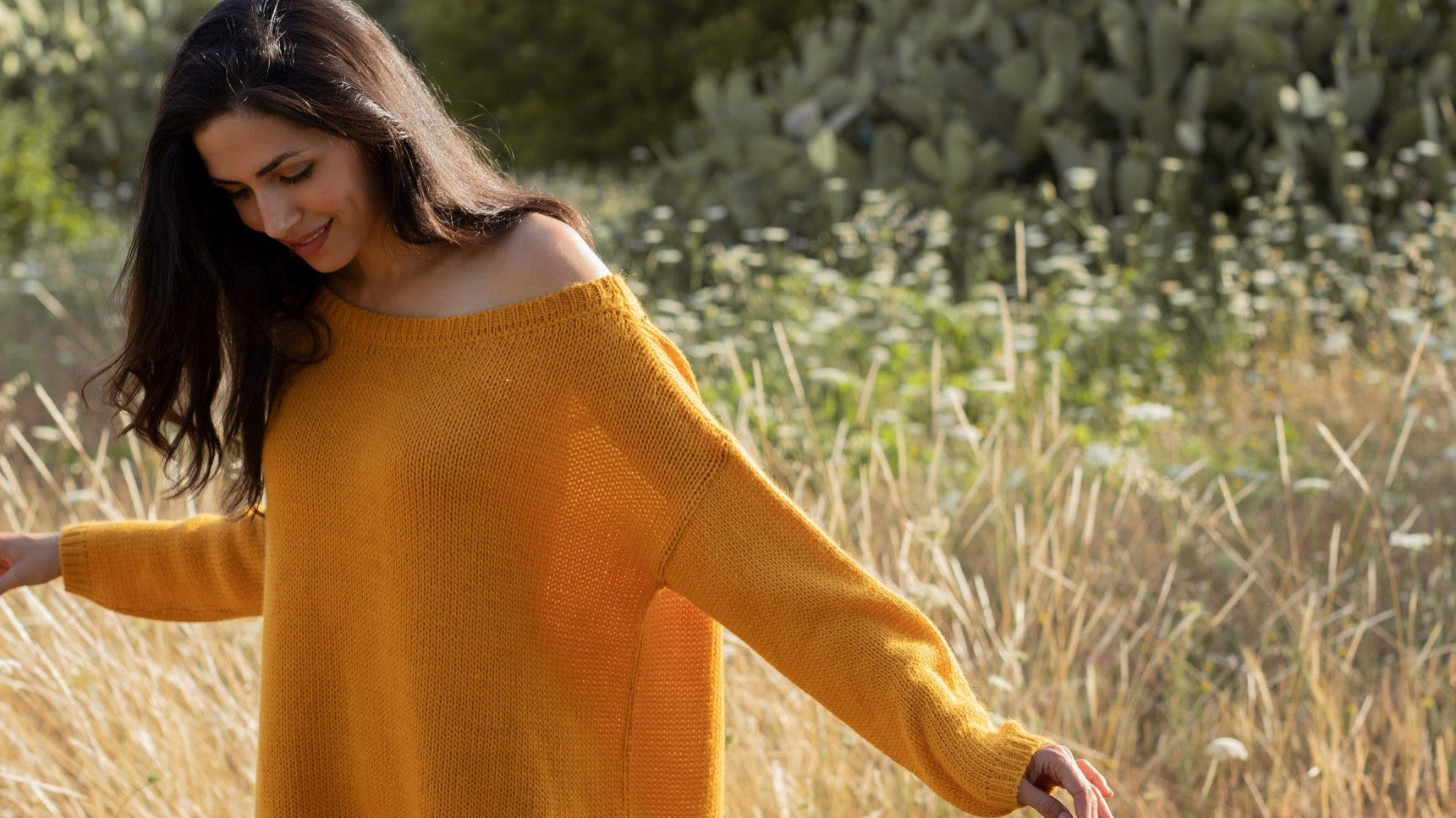 Modne swetry damskie na jesień i zimę