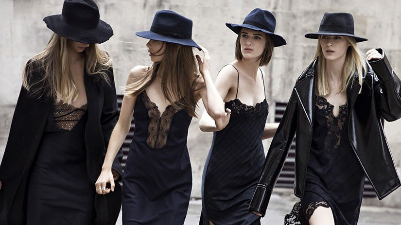 Slip dress - jak nosić bieliźniane sukienki jesienią i zimą