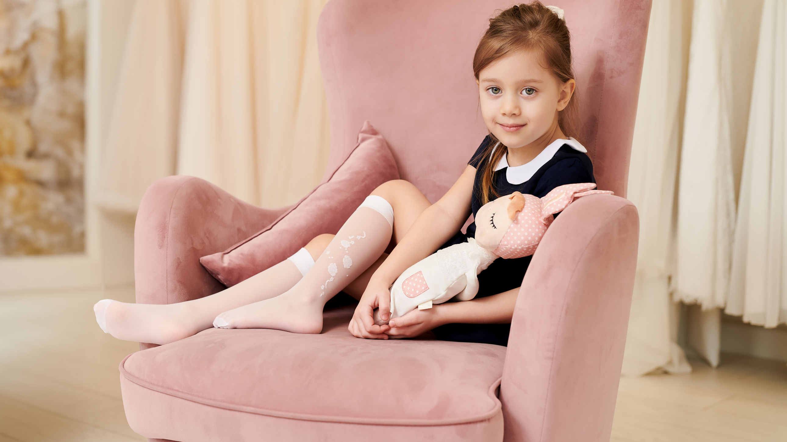 Rajstopy i podkolanówki dziewczęce, czyli jak dopełnić strój na Pierwszą Komunię Świętą