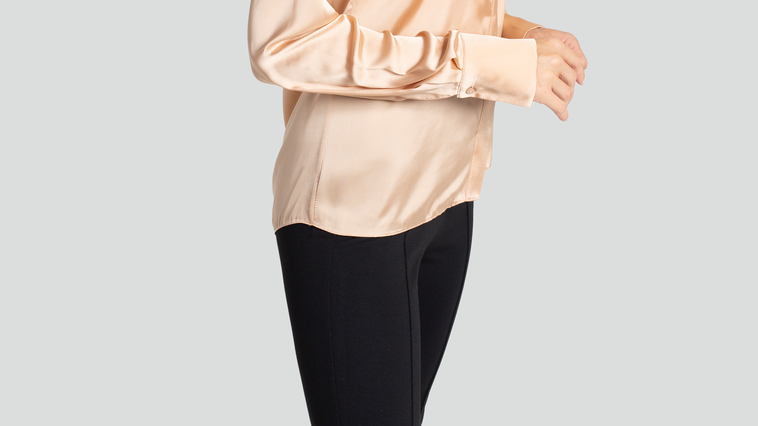 Legginsy i koszula – wygodnie i kobieco. Kiedy i jak nosić legginsy z koszulą?