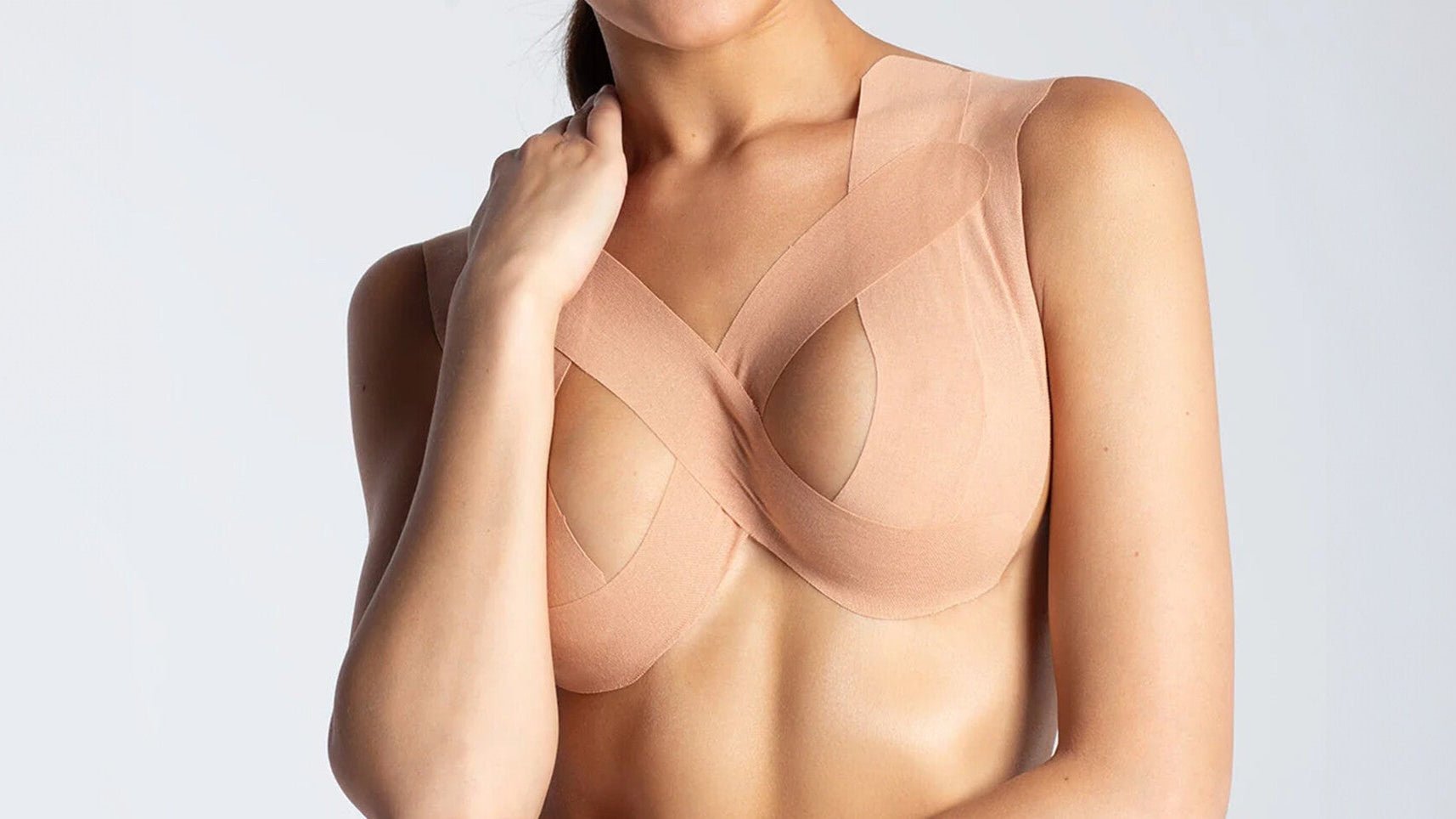 Taśmy modelujące na biust – jak je zakładać?