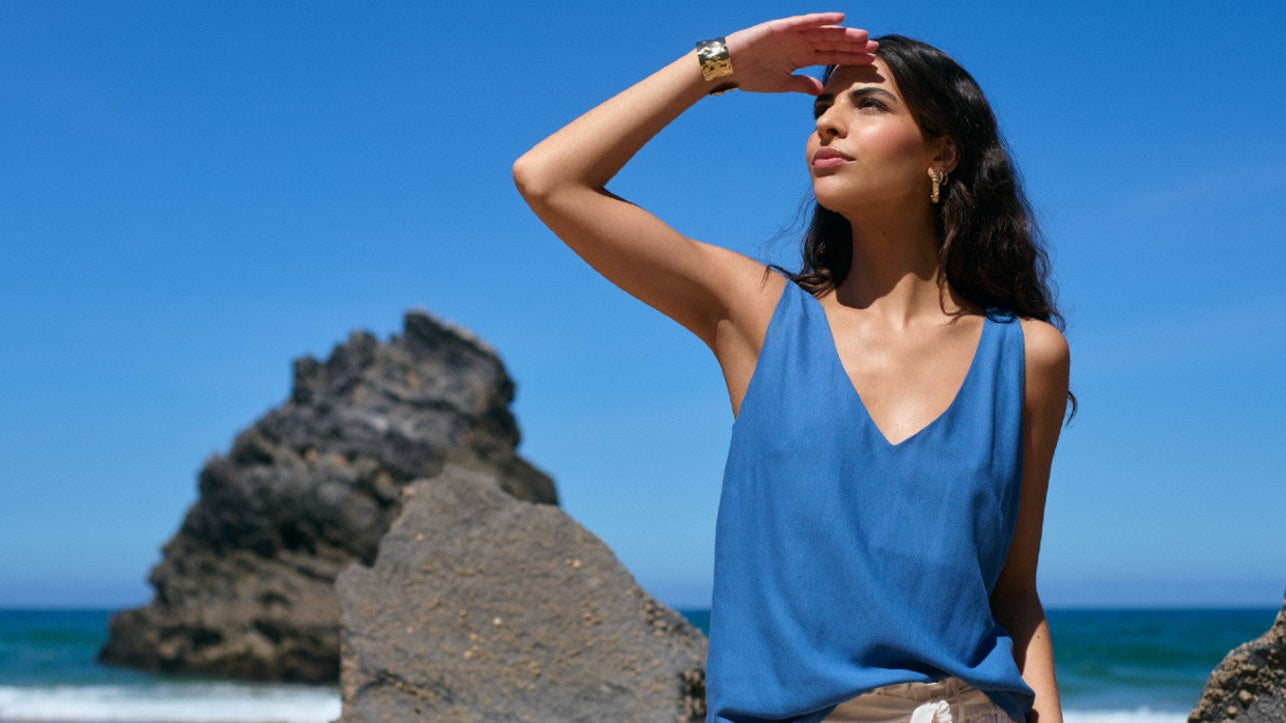 Uniwersalne i ponadczasowe topy damskie na lato