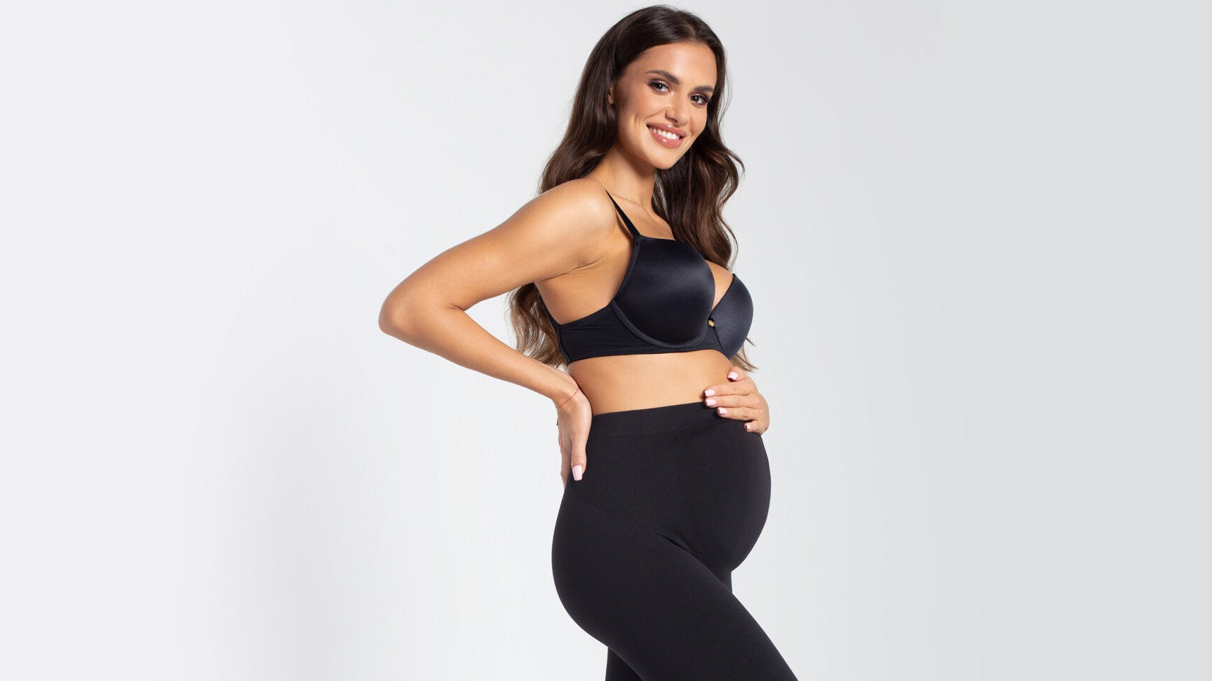 Blisko ciała przyszłej mamy – bielizna idealna dla kobiet w ciąży