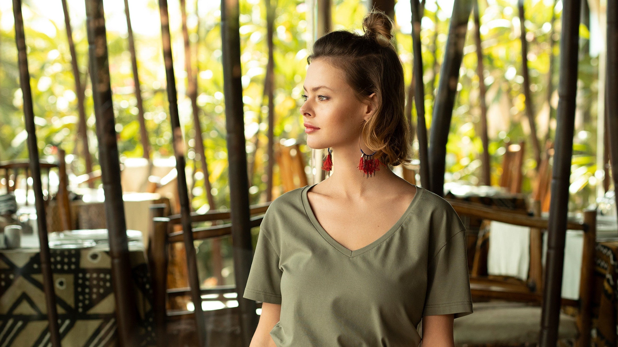 Klasyczne bluzki damskie - casualowa elegancja