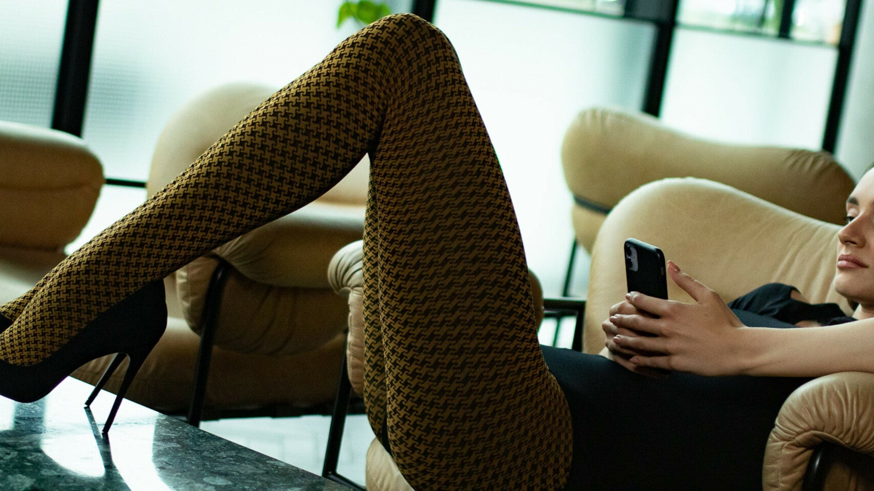 Jak dobrać bieliznę i rajstopy do body?