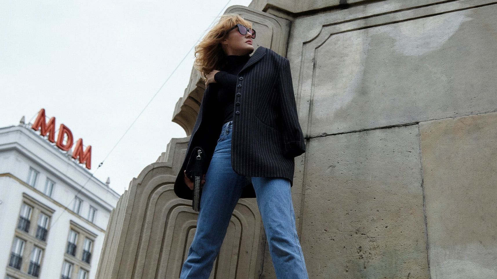 Czarny golf na 5 sposobów