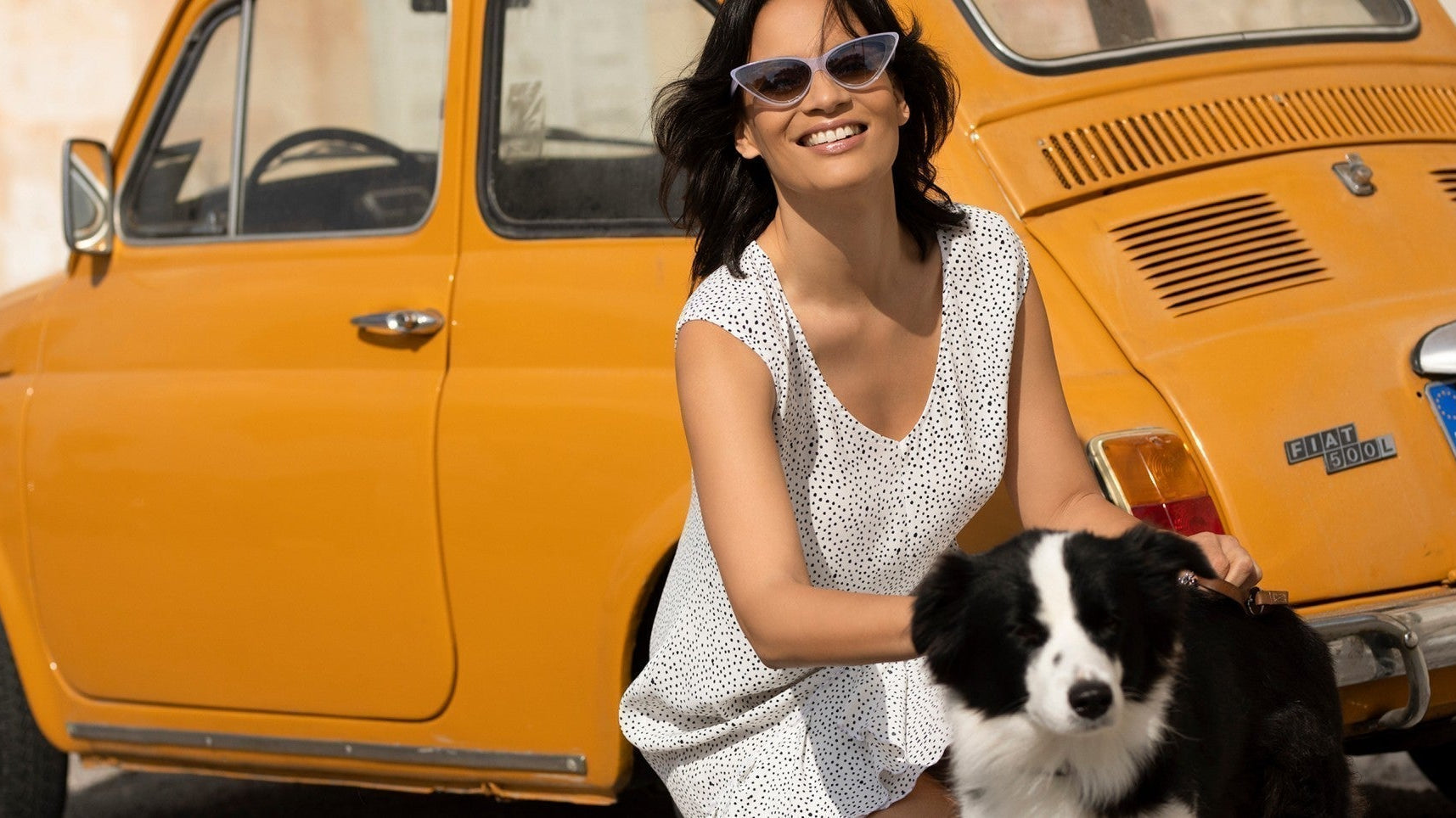 Jakie rajstopy zakładać do jasnej sukienki? Kilka prostych zasad