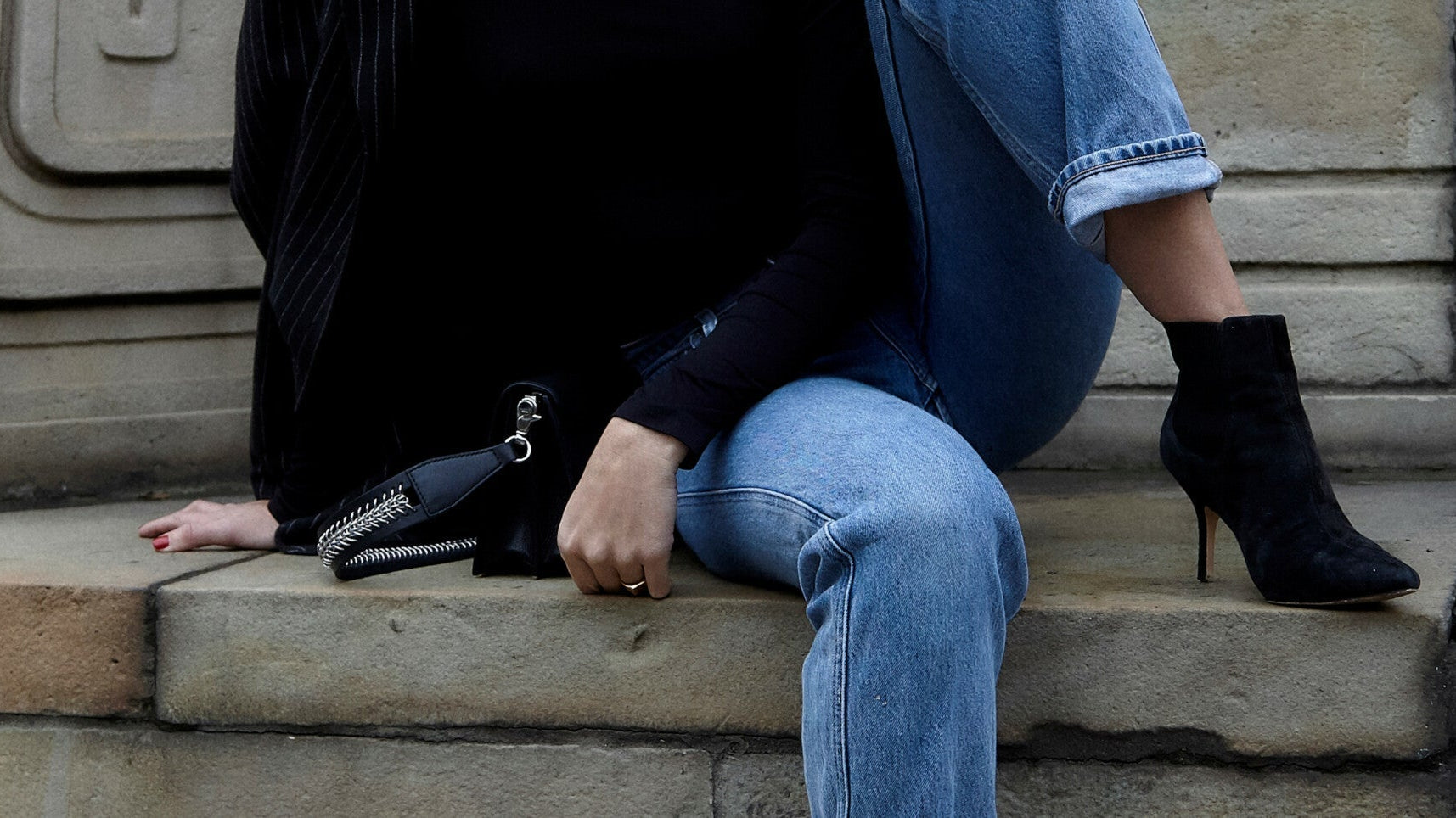 Jak nosić denim? Z czym łączyć dżins w stylizacjach?