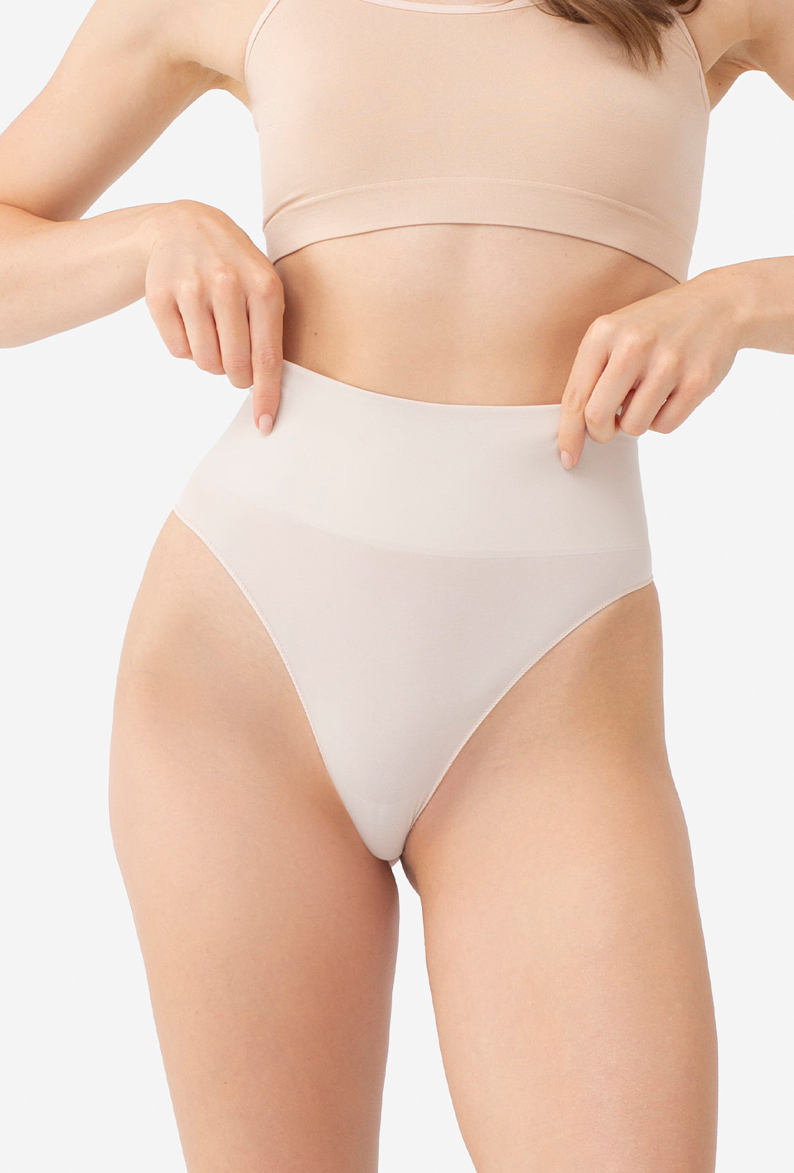 Modelujące stringi Correct Sensual Skin - Gatta