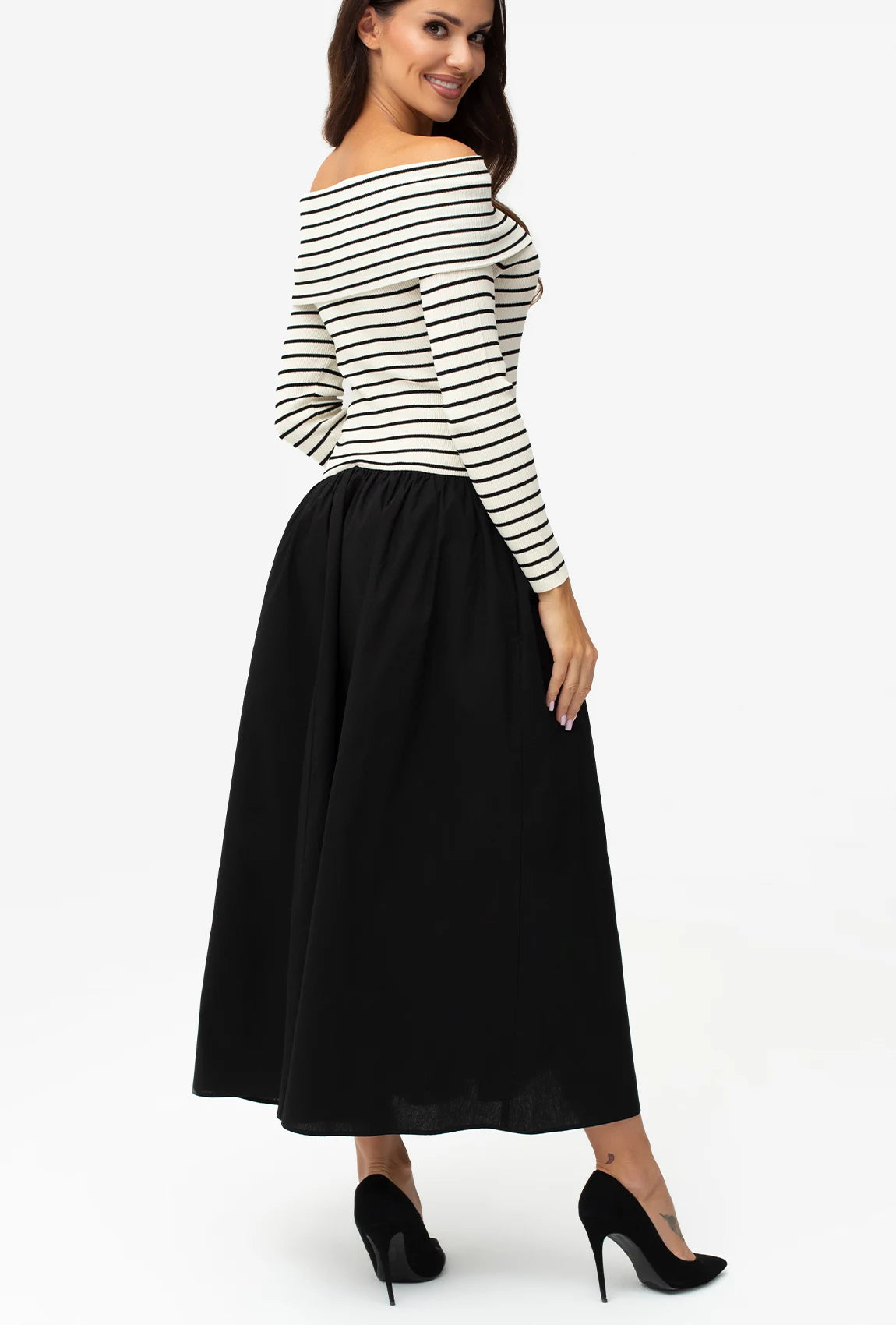 Sukienka eksponująca ramiona Madamme - Gatta