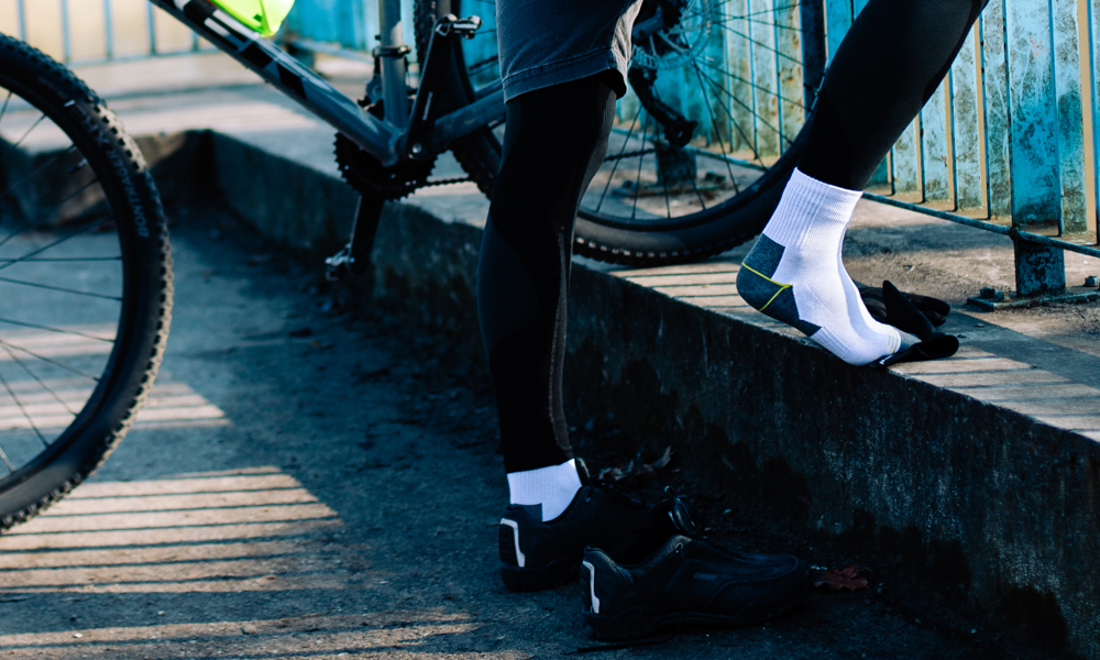 Białe skarpetki męskie - codzienny wybór mężczyzn