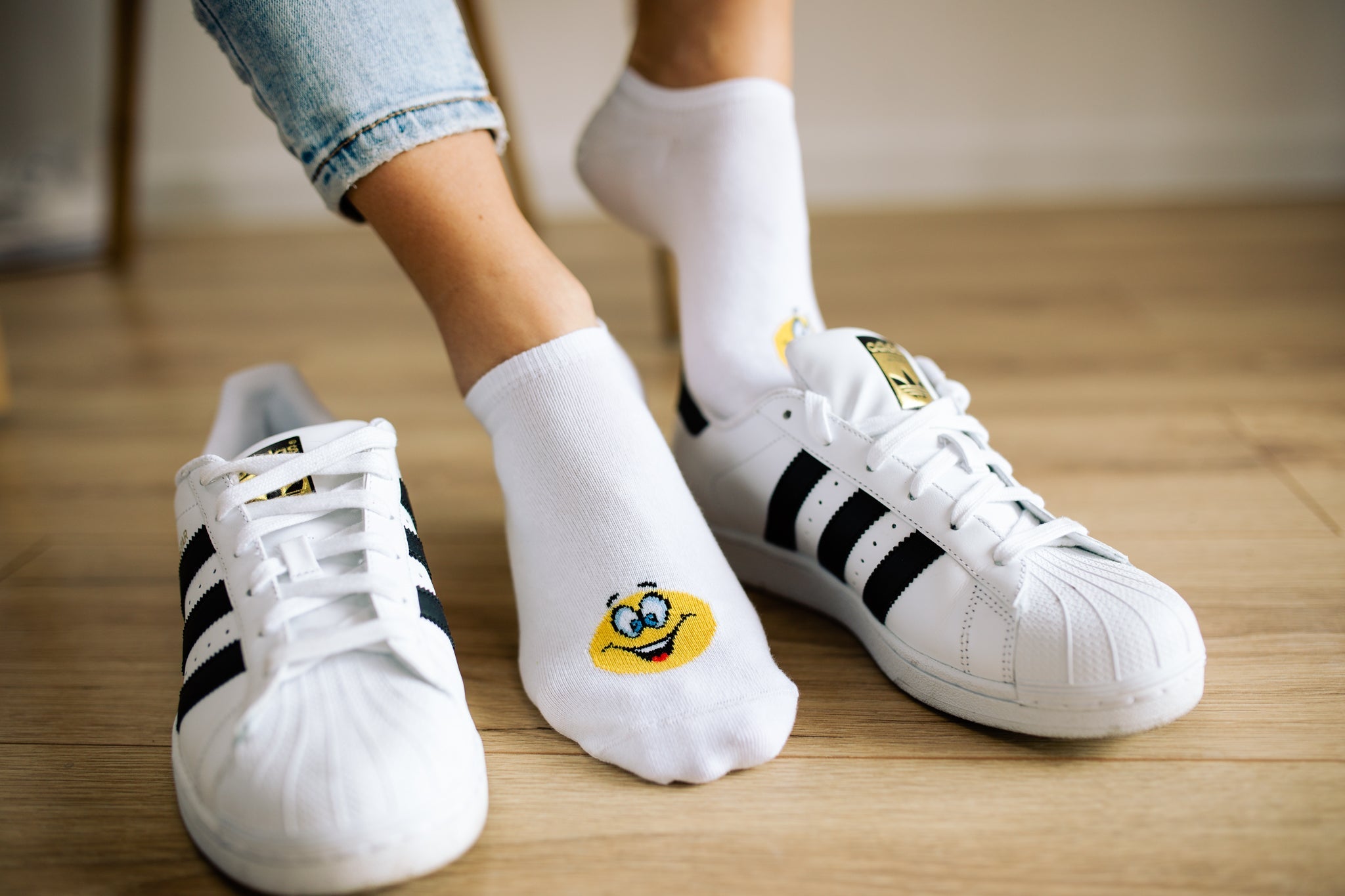Skarpetki stopki - jak łączyć je z butami na lato?