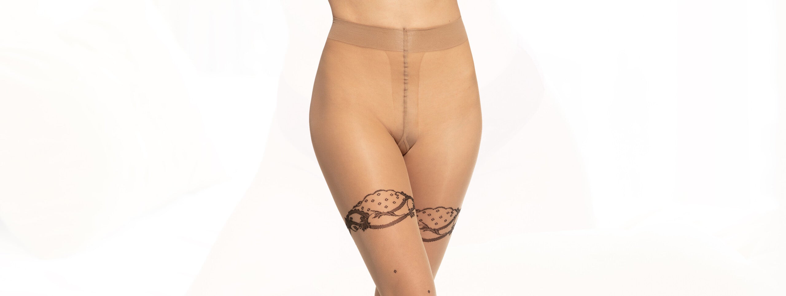 Rajstopy czy pończochy do sukni ślubnej – co wybrać?