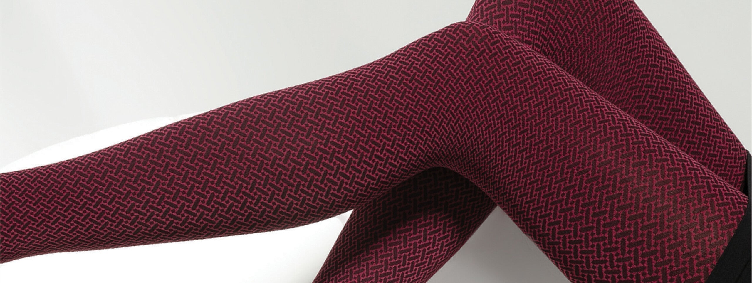 Rajstopy kolorowe dla kobiet, które chcą ożywić kreacje i lubią bawić się modą