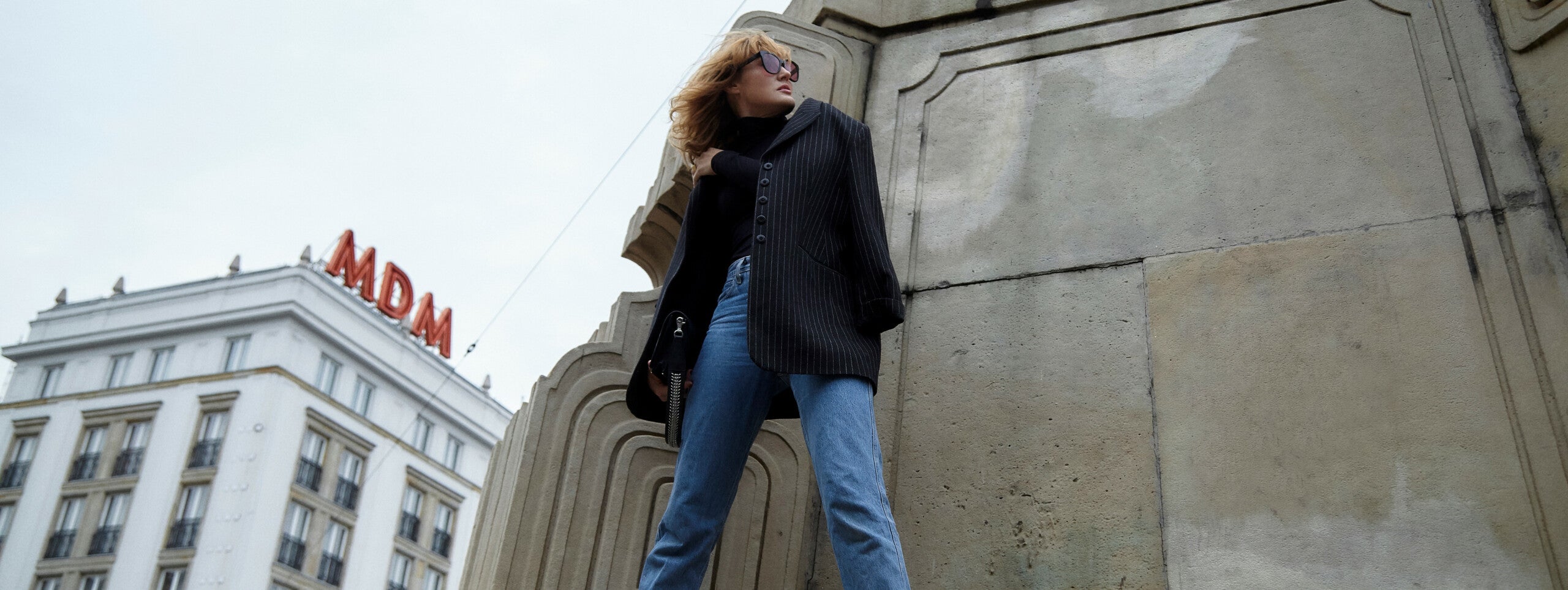 Czarny golf na 5 sposobów