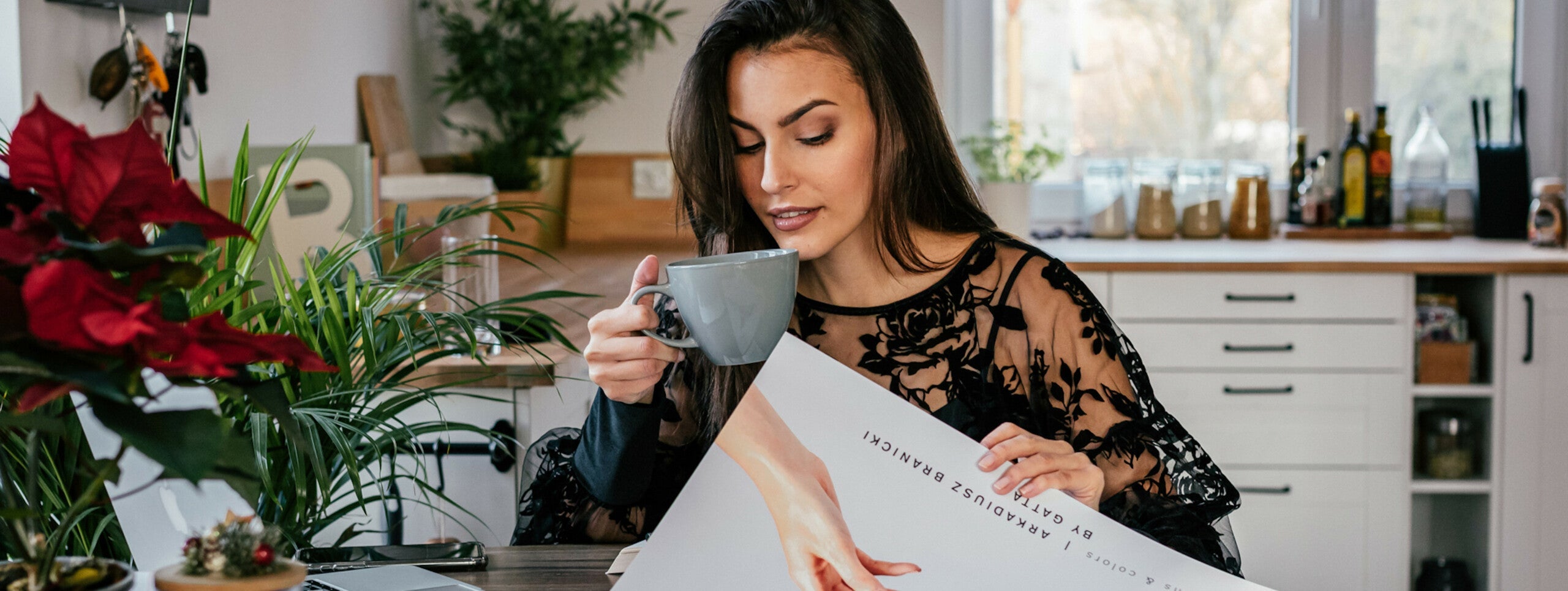 Jak ubrać się do domowego biura? Stylizacje do pracy w domu