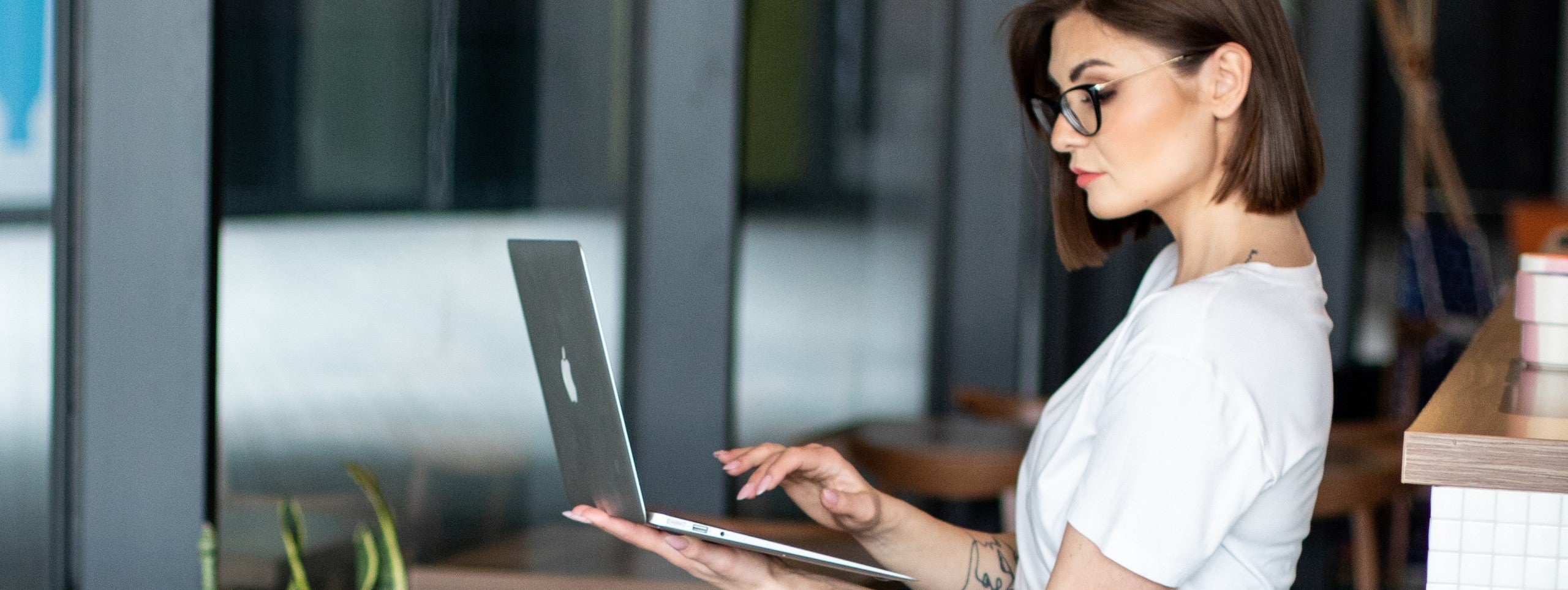 Jakie pończochy wybrać do pracy?