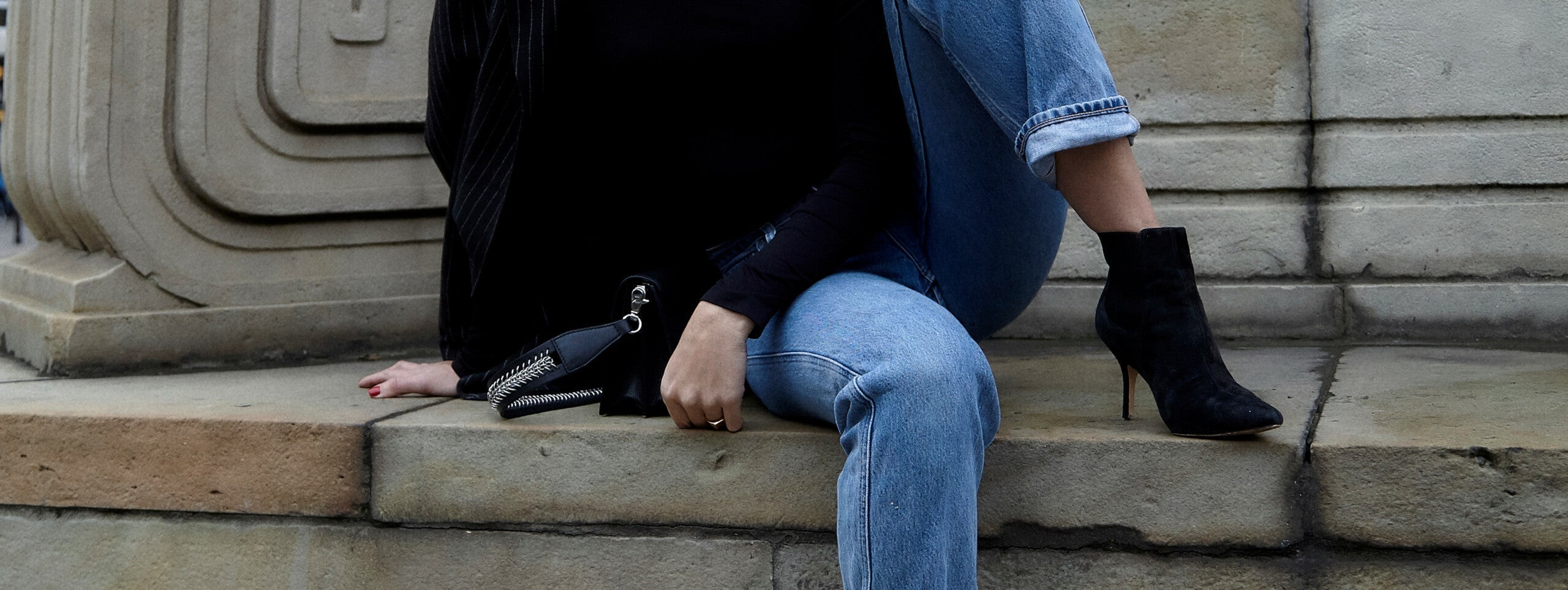 Jak nosić denim? Z czym łączyć dżins w stylizacjach?