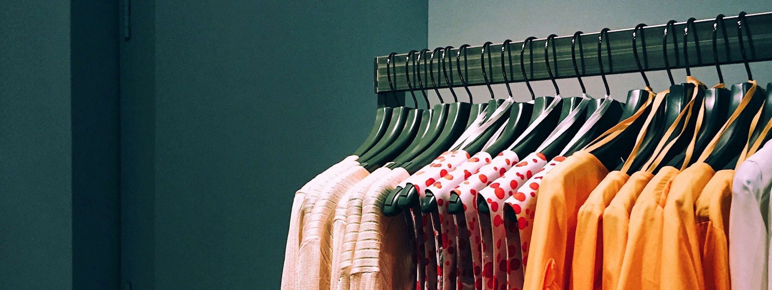 Wiosenno-letni look w stylu lat 60.