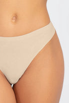 Stringi z oddychającego materiału Sport Softi