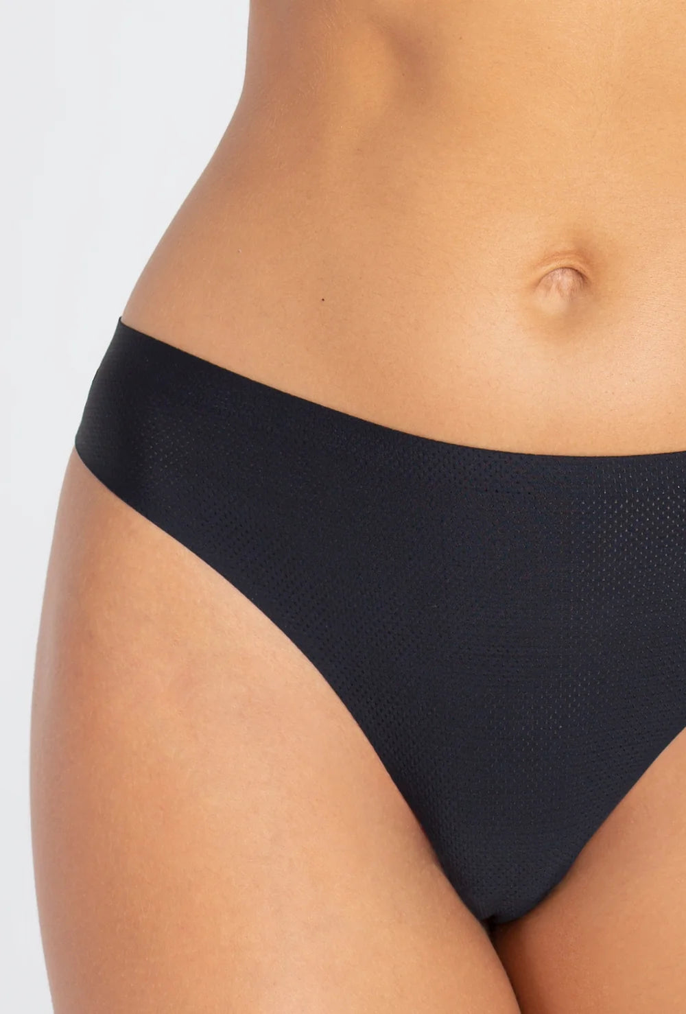 Stringi z oddychającego materiału Sport Softi - Gatta