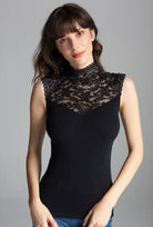 Golf wykończony koronką Agustina