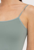 Top bezszwowy na cienkich ramiączkach Camisole