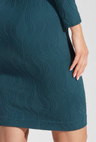 Dopasowana sukienka ze stójką Flow Golf