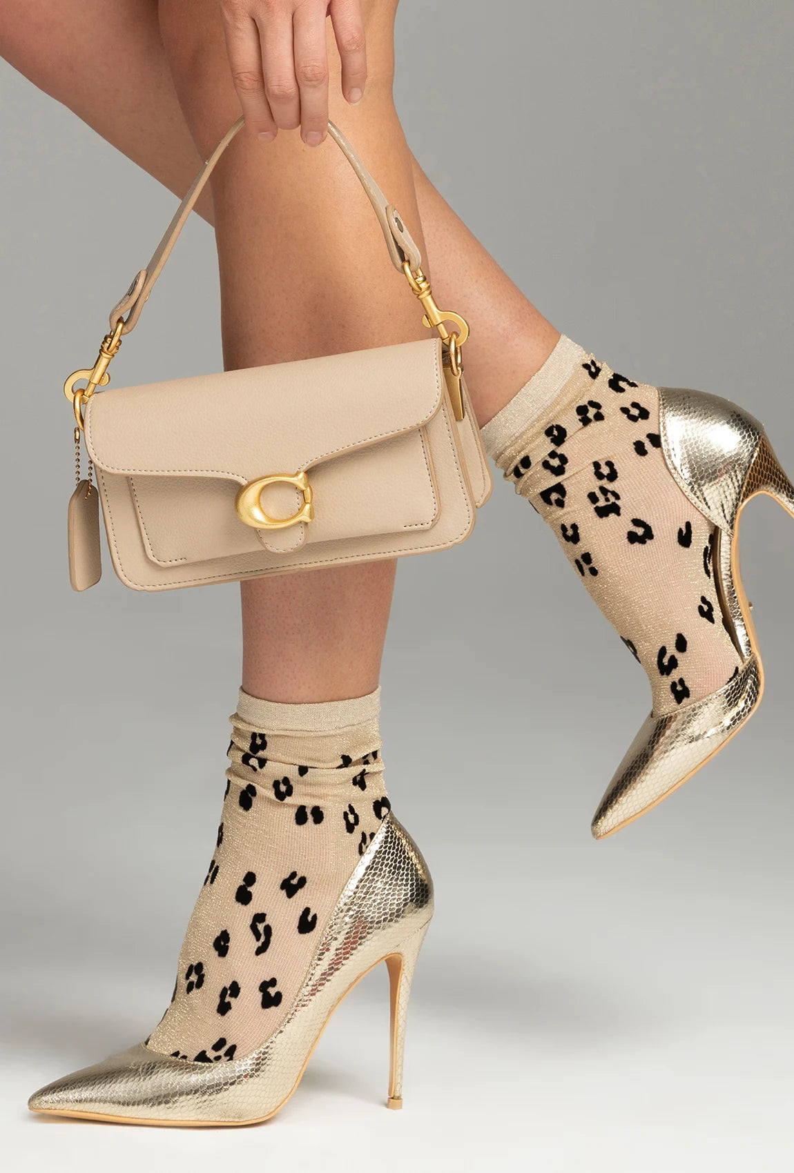 Połyskujące skarpetki damskie Carmello 04 - Gatta