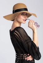 Kapelusz z szerokim rondem 03