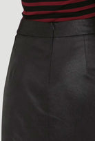 Asymetryczna spódniczka z ekoskóry Melilla