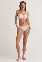 Delikatnie usztywniany biustonosz z haftem Marissa 01