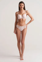 Delikatnie usztywniany biustonosz z haftem Marissa 01