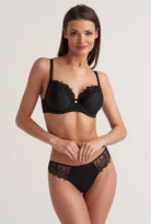 Delikatnie usztywniany biustonosz z haftem Marissa 01