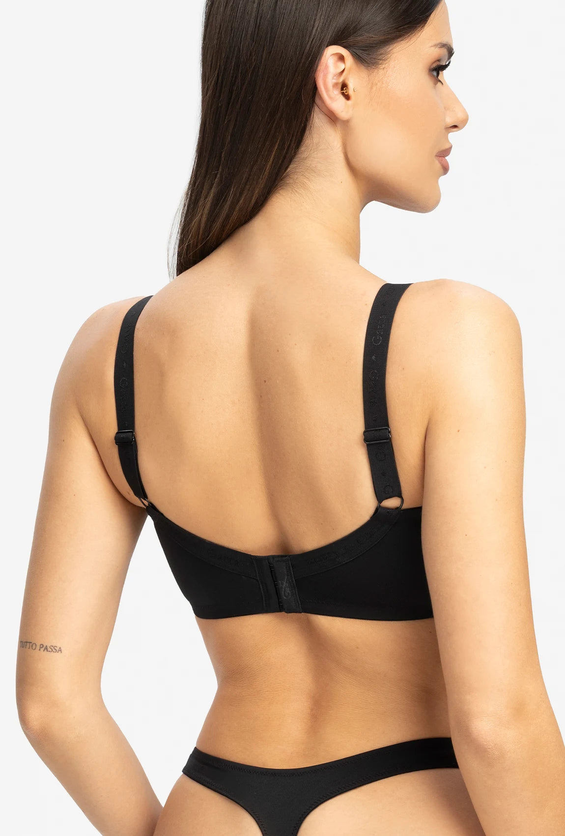 Czarny biustonosz sportowy Fit - Gatta
