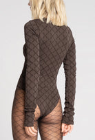 Brązowe body z golfem Monogram z kolekcji Zień x Gatta