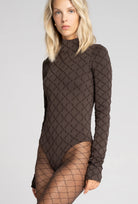 Brązowe body z golfem Monogram z kolekcji Zień x Gatta