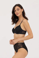 Czarne brazyliany z wysokim stanem Dominica