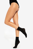 Czarne skarpetki w drobne kropki Stylove wz. 01