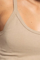 Dopasowany top na ramiączkach Bege