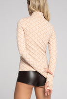 Beżowy golf Monogram z kolekcji Zień x Gatta