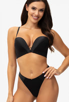 Czarne stringi Jolie