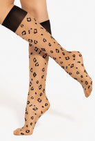 Beżowe podkolanówki w cętki 28