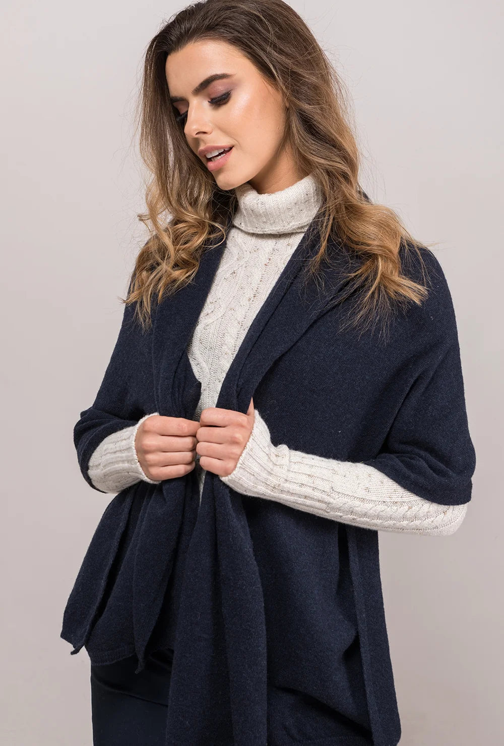 Duży wełniany szal damski 01 - Gatta