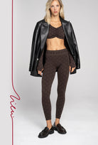 Brązowe legginsy Monogram z kolekcji Zień x Gatta