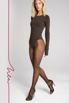 Brązowe rajstopy z geometrycznym wzorem Monogram z kolekcji Zień x Gatta