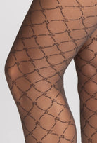 Brązowe rajstopy z geometrycznym wzorem Monogram z kolekcji Zień x Gatta