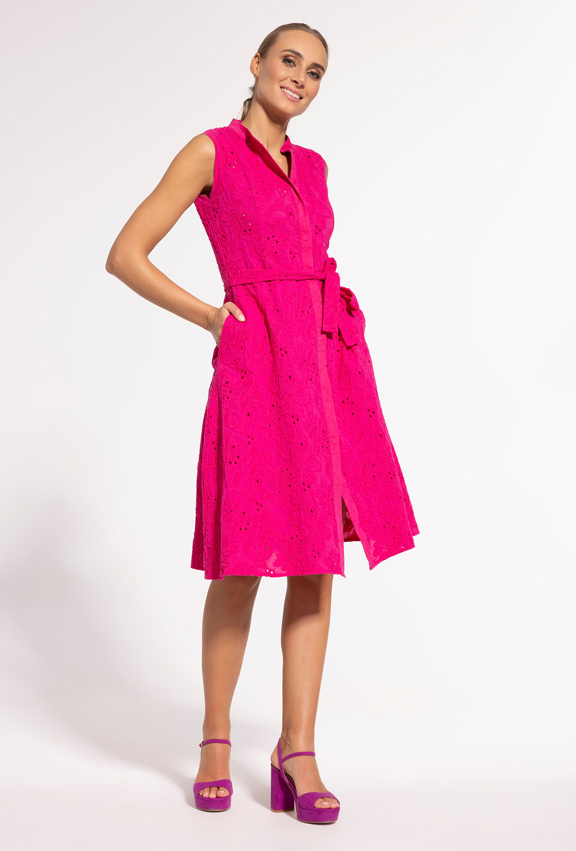 Różowa sukienka koszulowa midi Sheila - Gatta