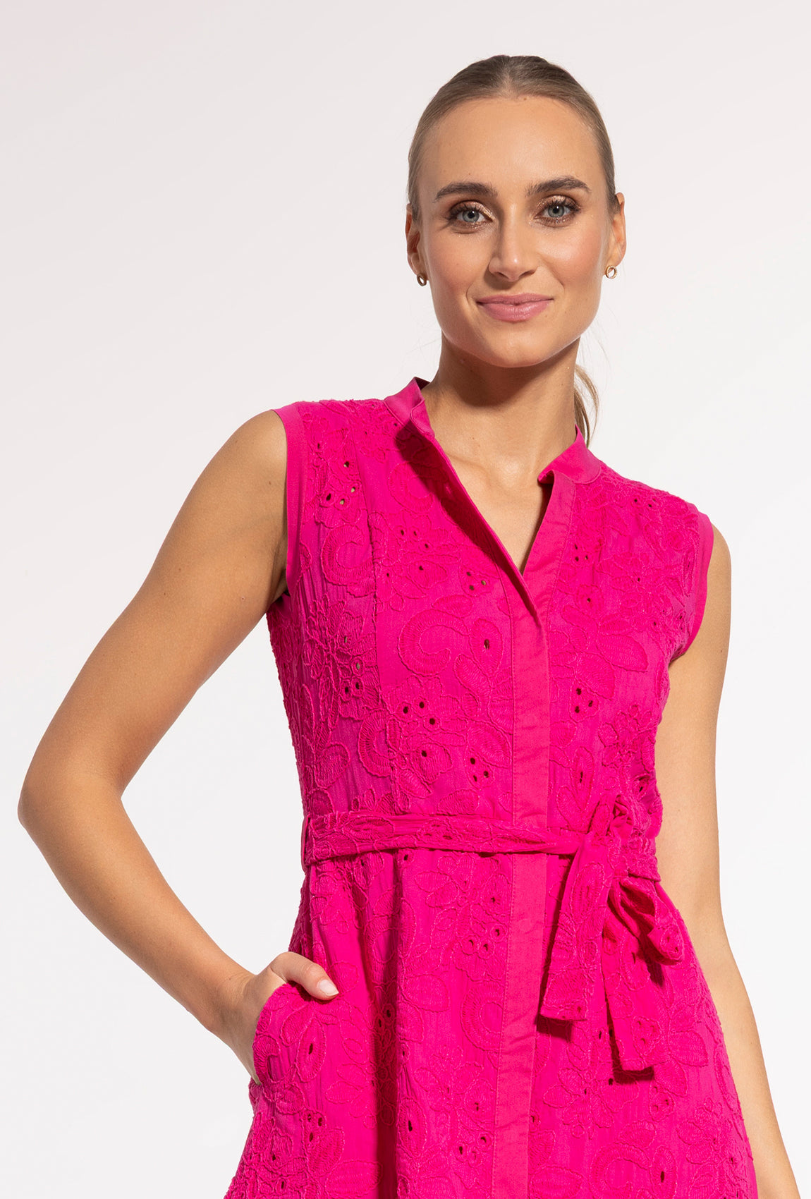 Różowa sukienka koszulowa midi Sheila - Gatta